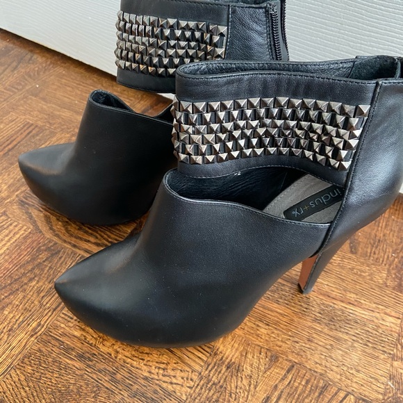 Black studded high heel boots - Picture 4 of 5